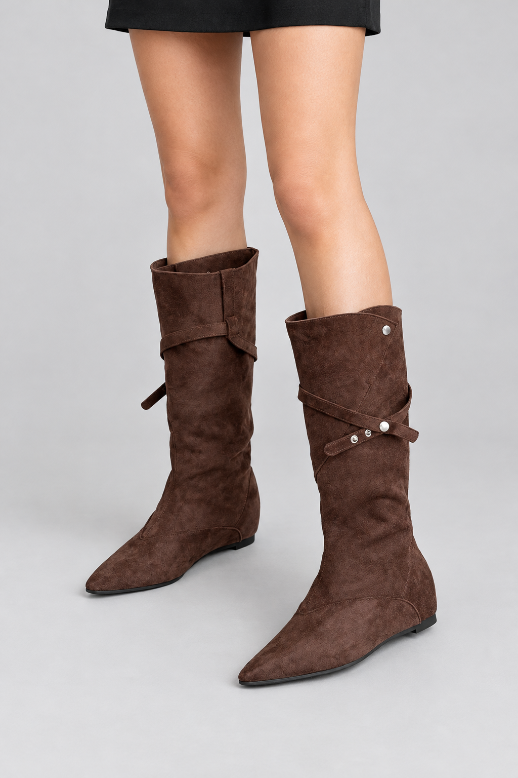 Botas marrón oscuro con modelo