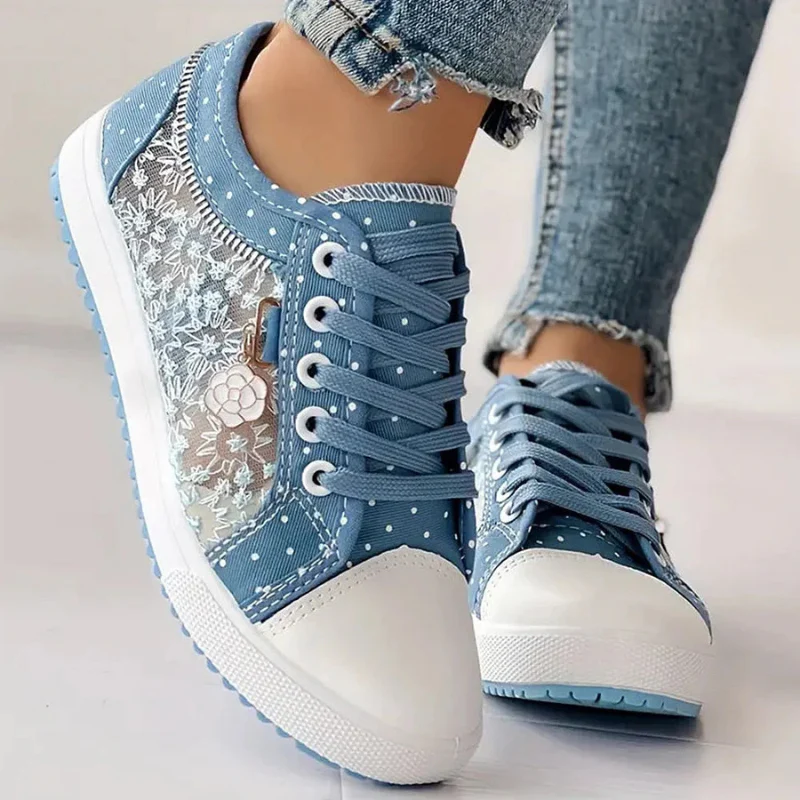 CARO - ZAPATILLA ELEGANTE CON DETALLES FLORALES