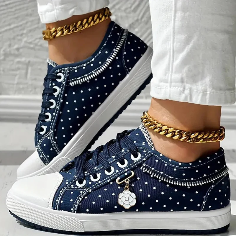 CARO - ZAPATILLA ELEGANTE CON DETALLES FLORALES