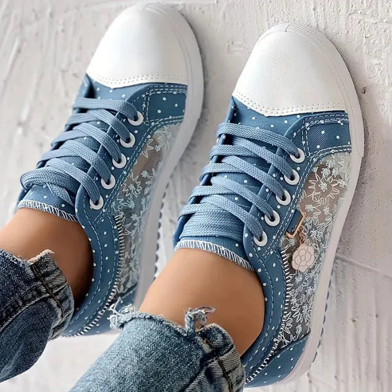 CARO - ZAPATILLA ELEGANTE CON DETALLES FLORALES