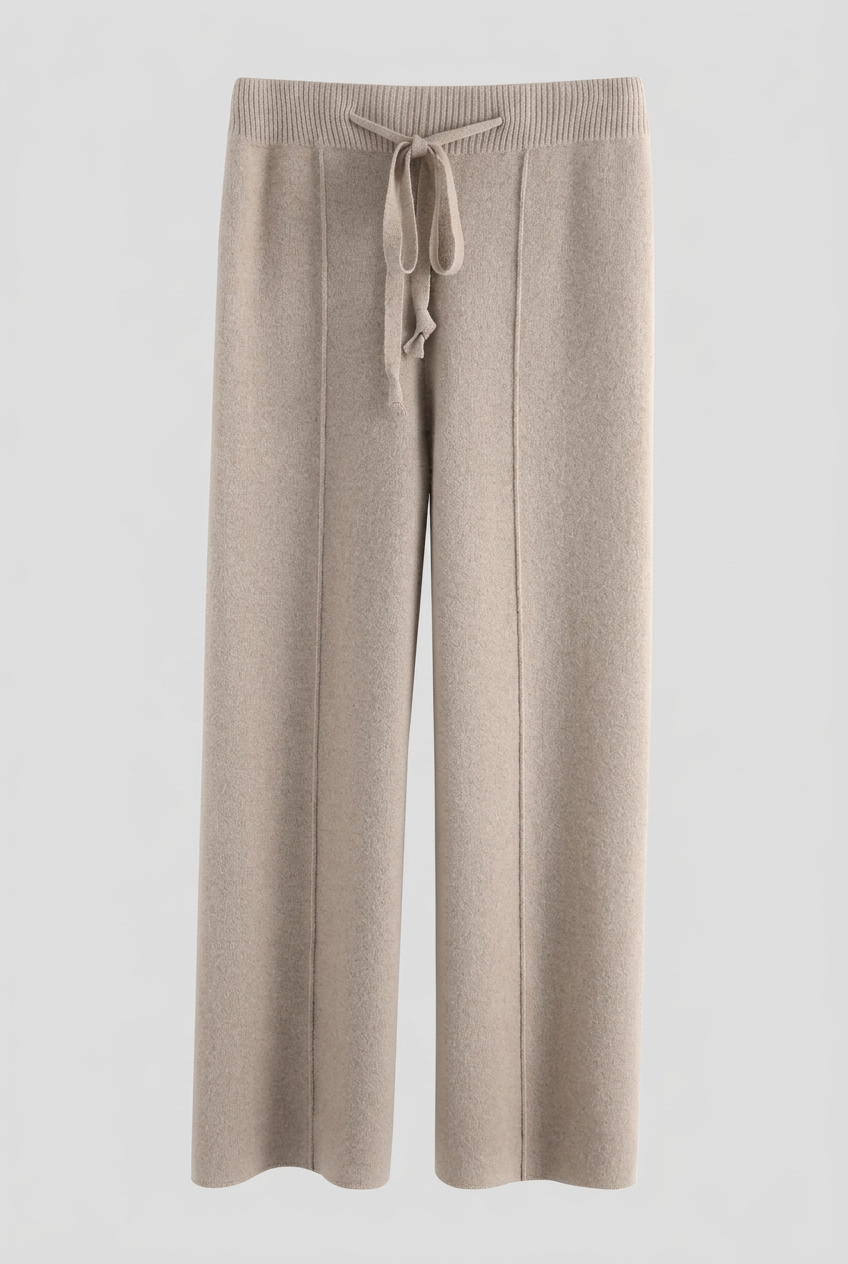 Pantalón gris topo con fondo gris